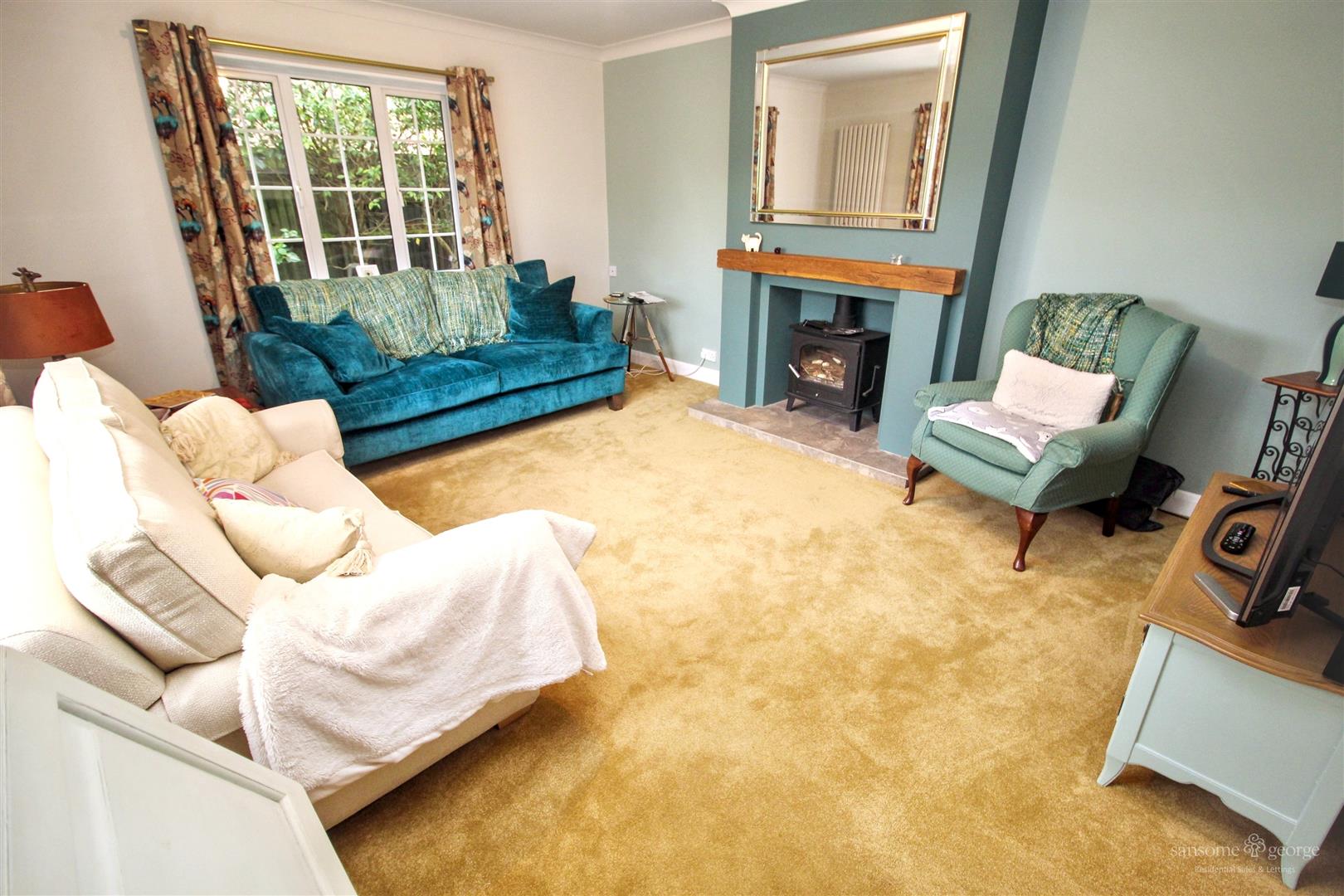 2 bed property in Reading Road, Reading